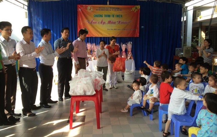 Caring for the poor during Tet - ảnh 1
